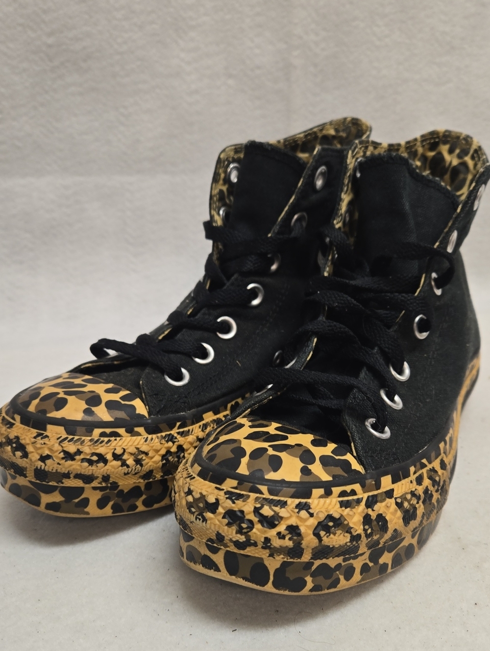 Converse Black High-Top Sneakers with Leopard Print Platform - Women Sz 6